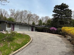 54 Barnhill Rd, Woodbury, CT 06798