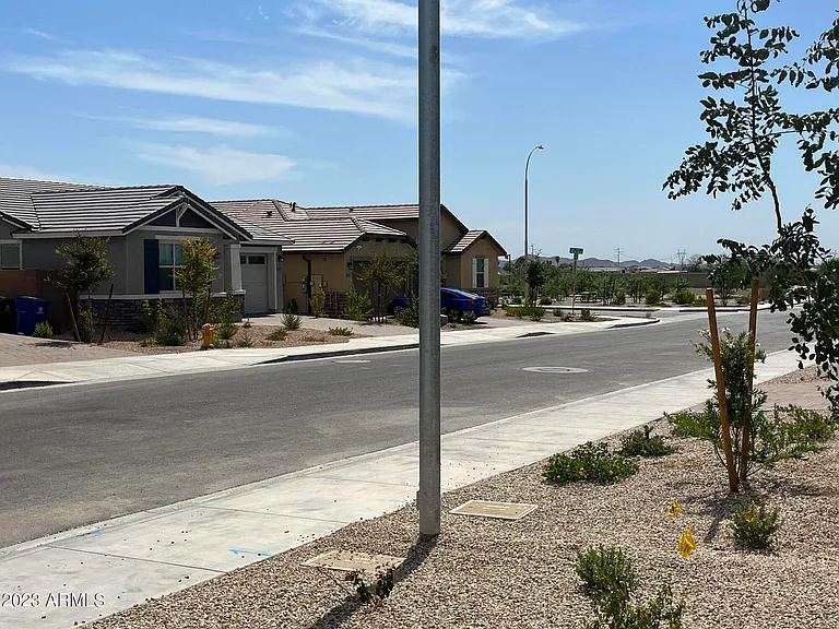 11148 W Parkway Dr — Photo 19