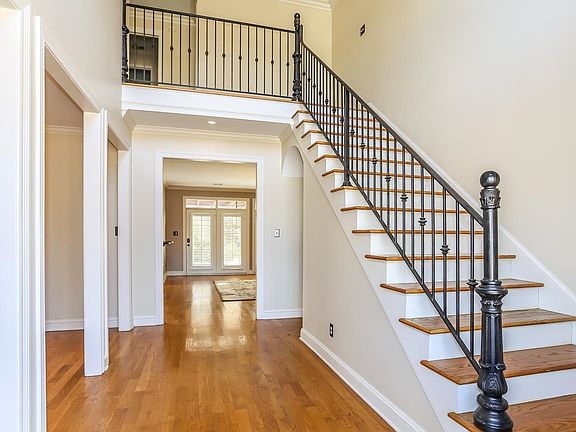 4th image of 3124 Steeplegate Dr