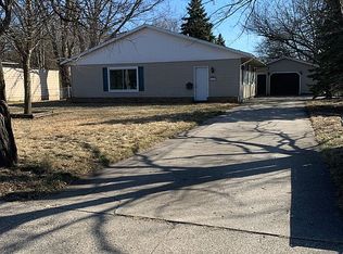 975 W Summit Ave, Muskegon, MI 49441