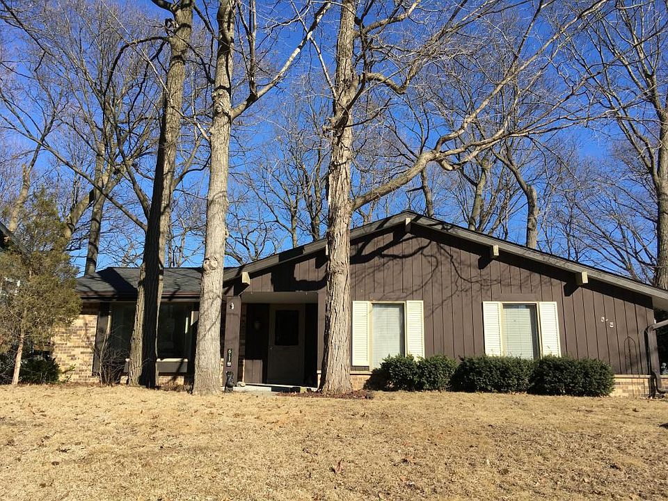 1st image of 609 Decker Dr