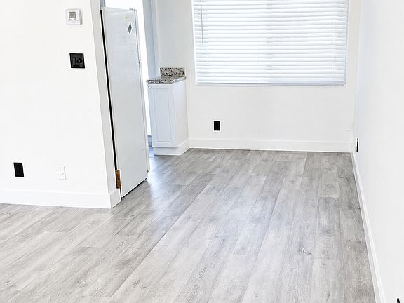 3rd image of 2849 NE 30th St #4