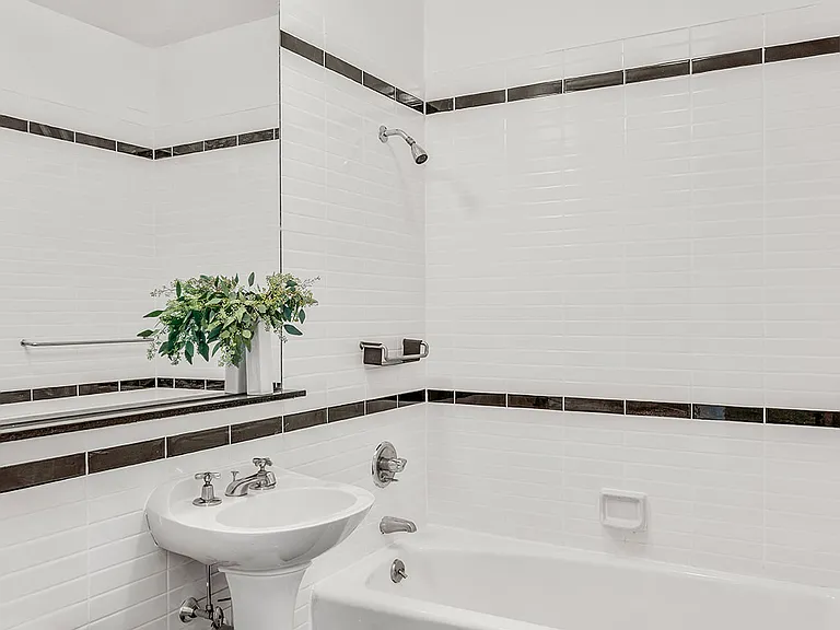 360 E 88th St #10A — Photo 6