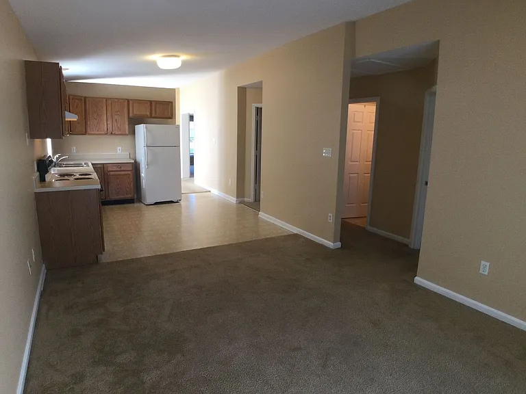 215 Teel St — Photo 9