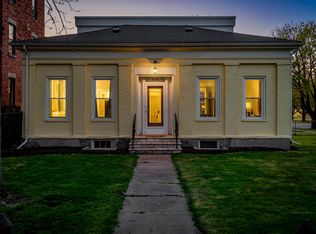 405 S 1st St, Rockford, IL 61104