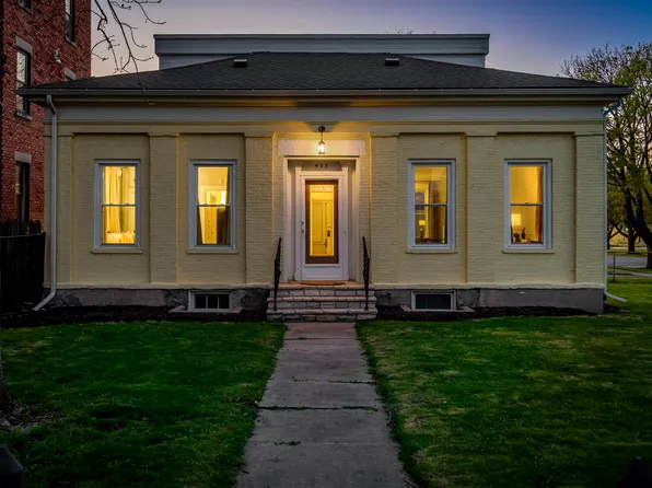 405 S 1st St, Rockford, IL 61104