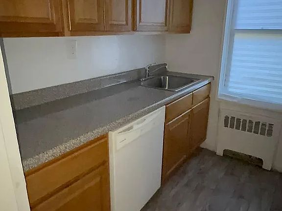 4th image of 13905 85th Dr APT 6A