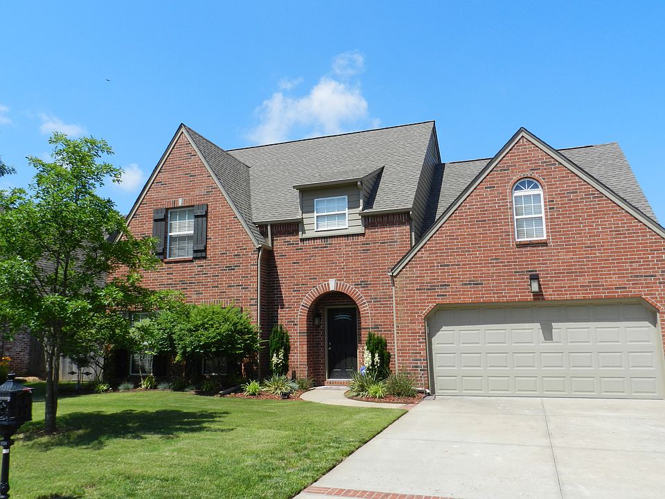 New Listing in Gated Ashton Woods. 