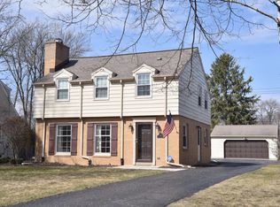 7485 N Lombardy Rd, Fox Pt, WI 53217