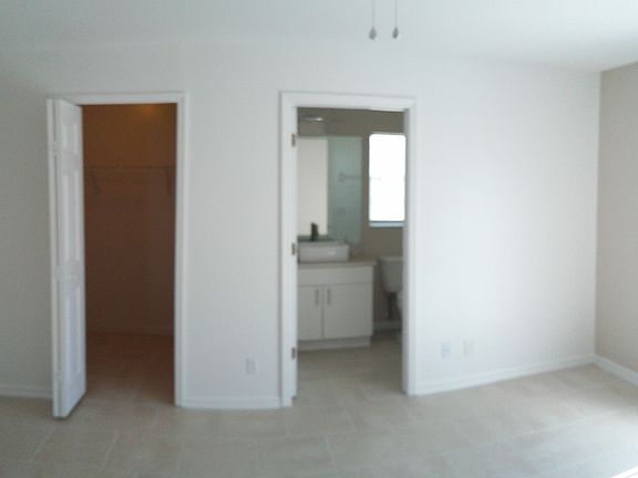 5th image of 126 NW 13th St