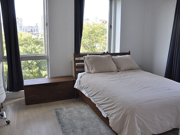 5th image of 250 Bedford Ave #508