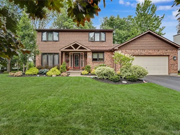 69 Old Orchard Ln, Orchard Park, NY 14127
