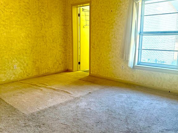 4th image of 200 Lee St