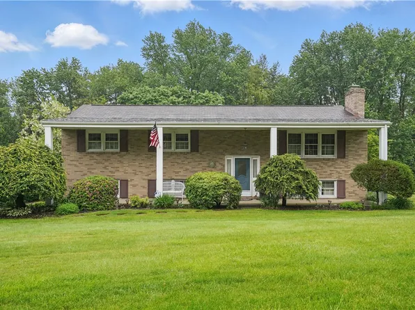 146 Tower Ln, New Brighton, PA 15066