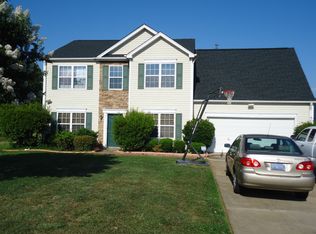 5023 Cello Ct, Charlotte, NC 28215