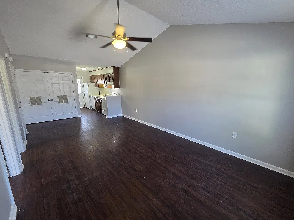 2 bed, 975 sqft, $1,000 — Photo 2