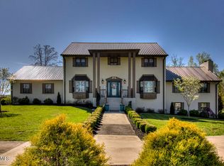 2624 Carpenters Grade Rd, Maryville, TN 37803