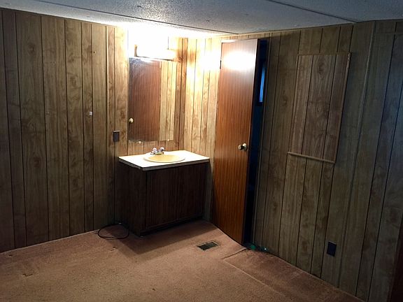 Vanity in master bed