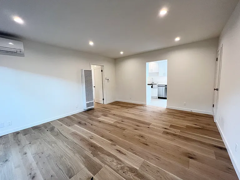 517 Pier Ave #1 — Photo 5