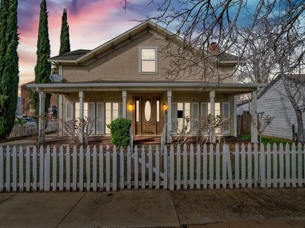 17 E Jackson St, Ione, CA 95640