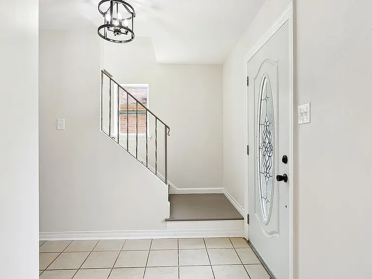 64 Osborne Ave — Photo 2