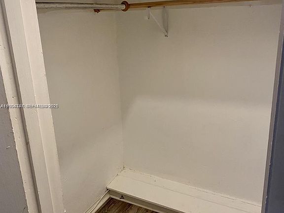 3rd image of 719 Euclid Ave APT 9
