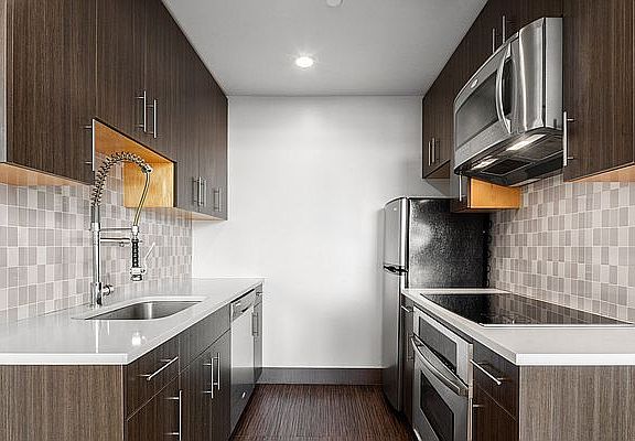 4th image of 543 48th Ave APT 5F