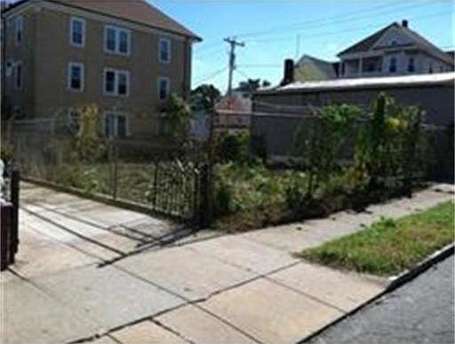 2nd image of 170 Reynolds St