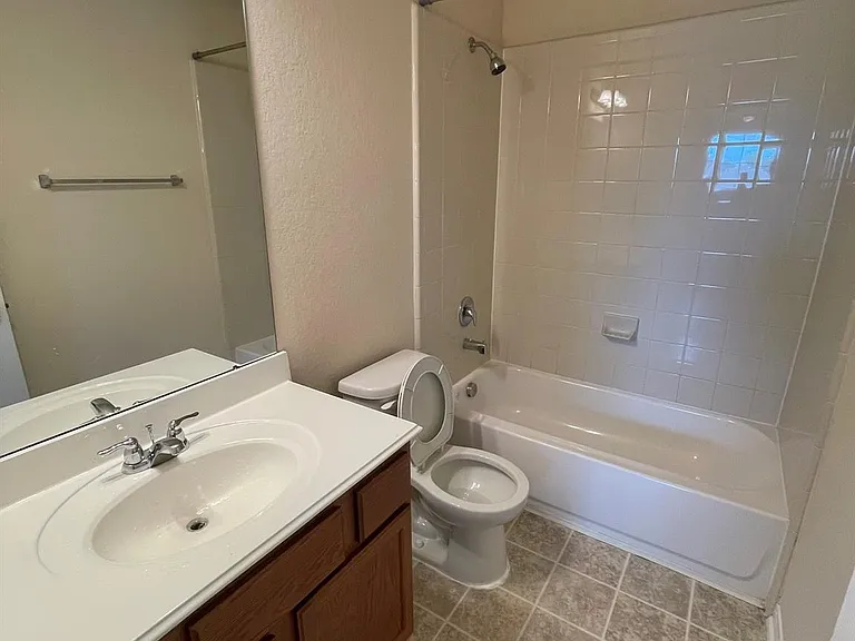 1755 Nichole Woods Dr — Photo 31