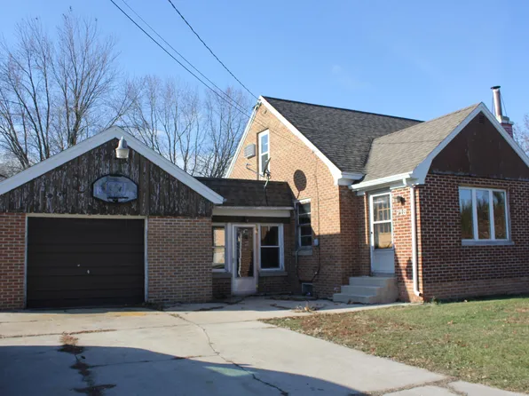 713 Madison Ave, Howards Grove, WI 53083