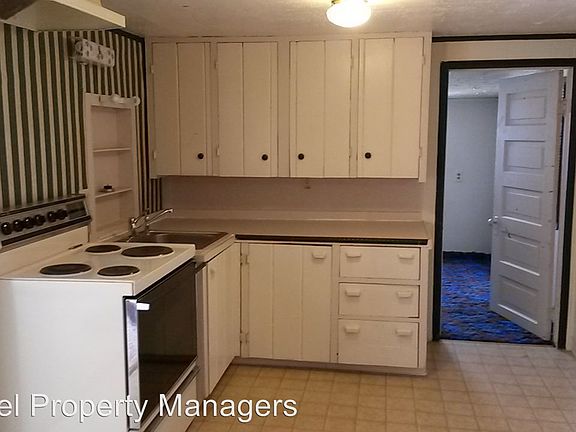 2nd image of 1620 Canary Ave