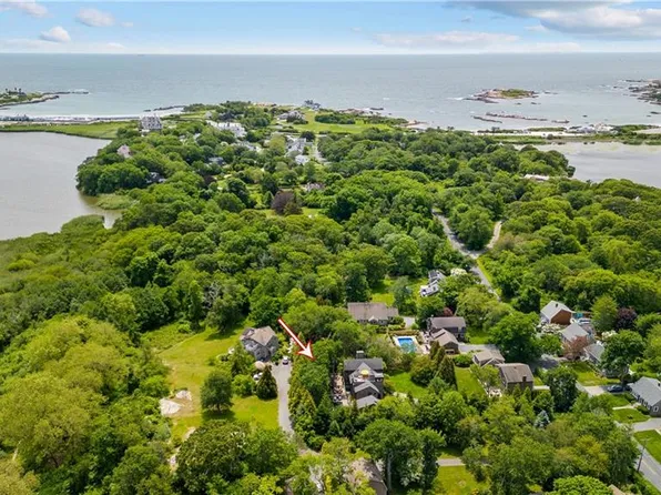 130 Carroll Ave, Newport, RI 02840