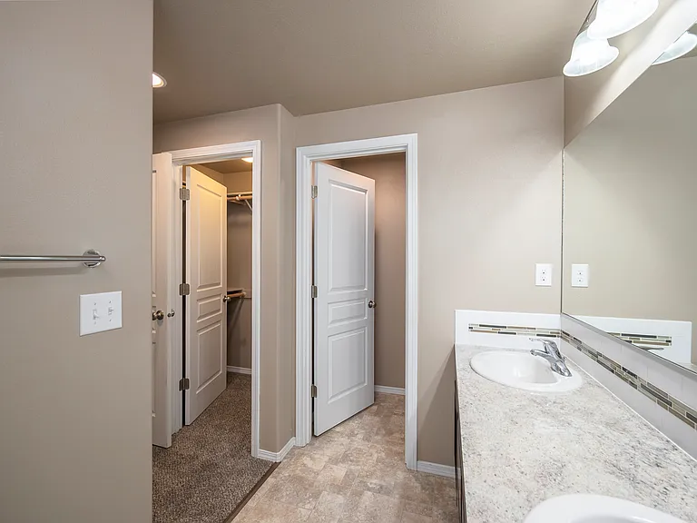 629 S Lakeland Dr — Photo 30