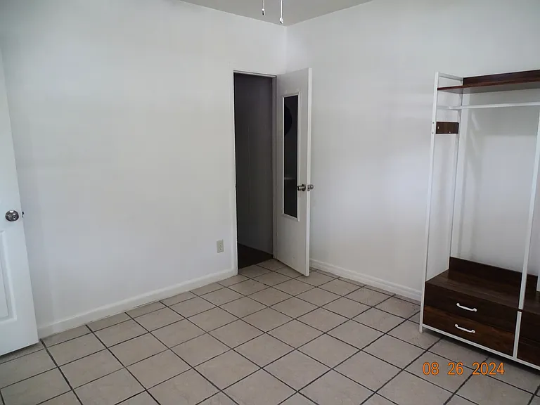 303 Georgetown Ave — Photo 15