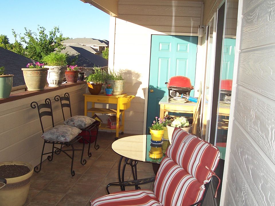 Ceramic Tiled Private Patio 