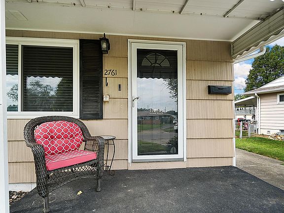 3rd image of 2761 Dennis Ln