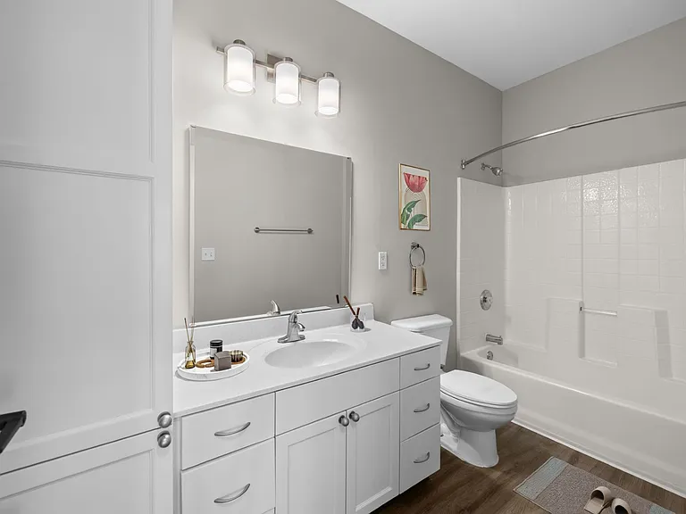 Tiedmann - 2 Bed / 2 Bath - 1,042 Sq.Ft.