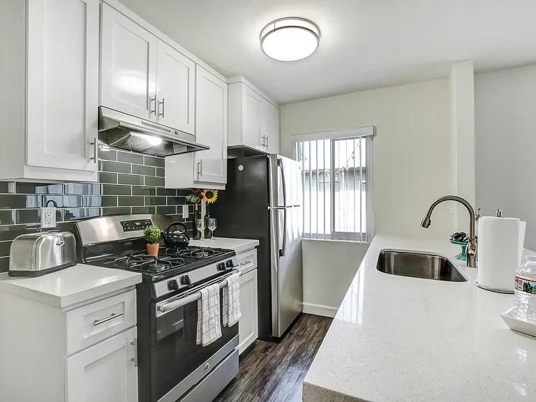 6828 Kester Ave #107 — Photo 8