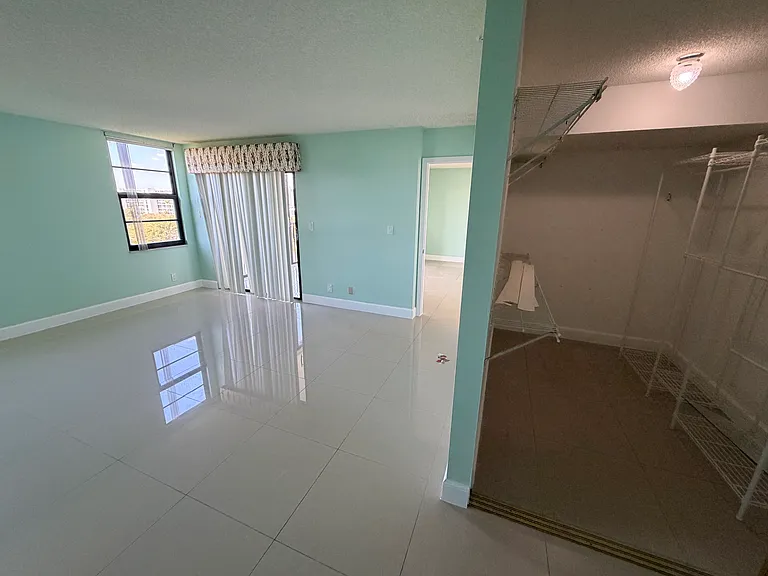 2112 S Cypress Bend Dr #707 — Photo 7