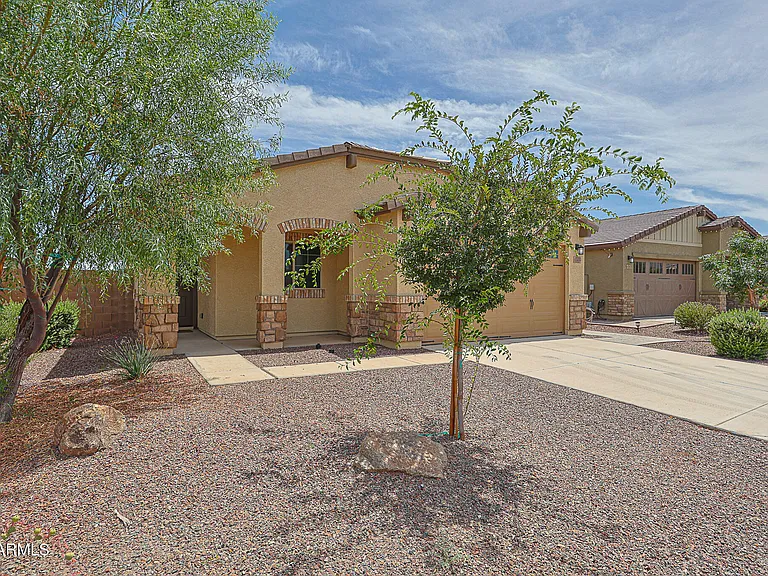 17435 W Laurie Ln — Photo 3