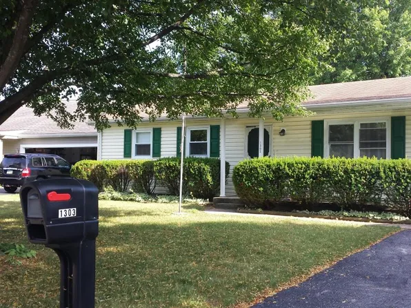 1303 S Savoie Ave, Bowling Green, OH 43402