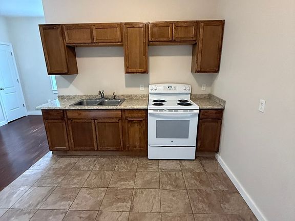 3rd image of 112 E Franklin St APT 19