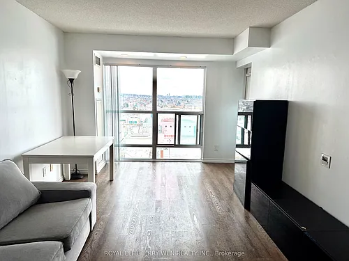 185 Oneida Cres #1003 Photo 1