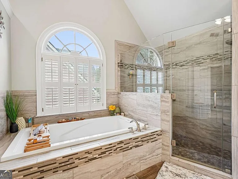 3302 Greencastle Way NE — Photo 32