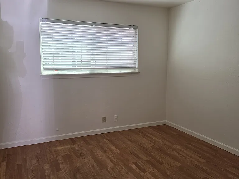 551 Northlake Dr #1 — Photo 6