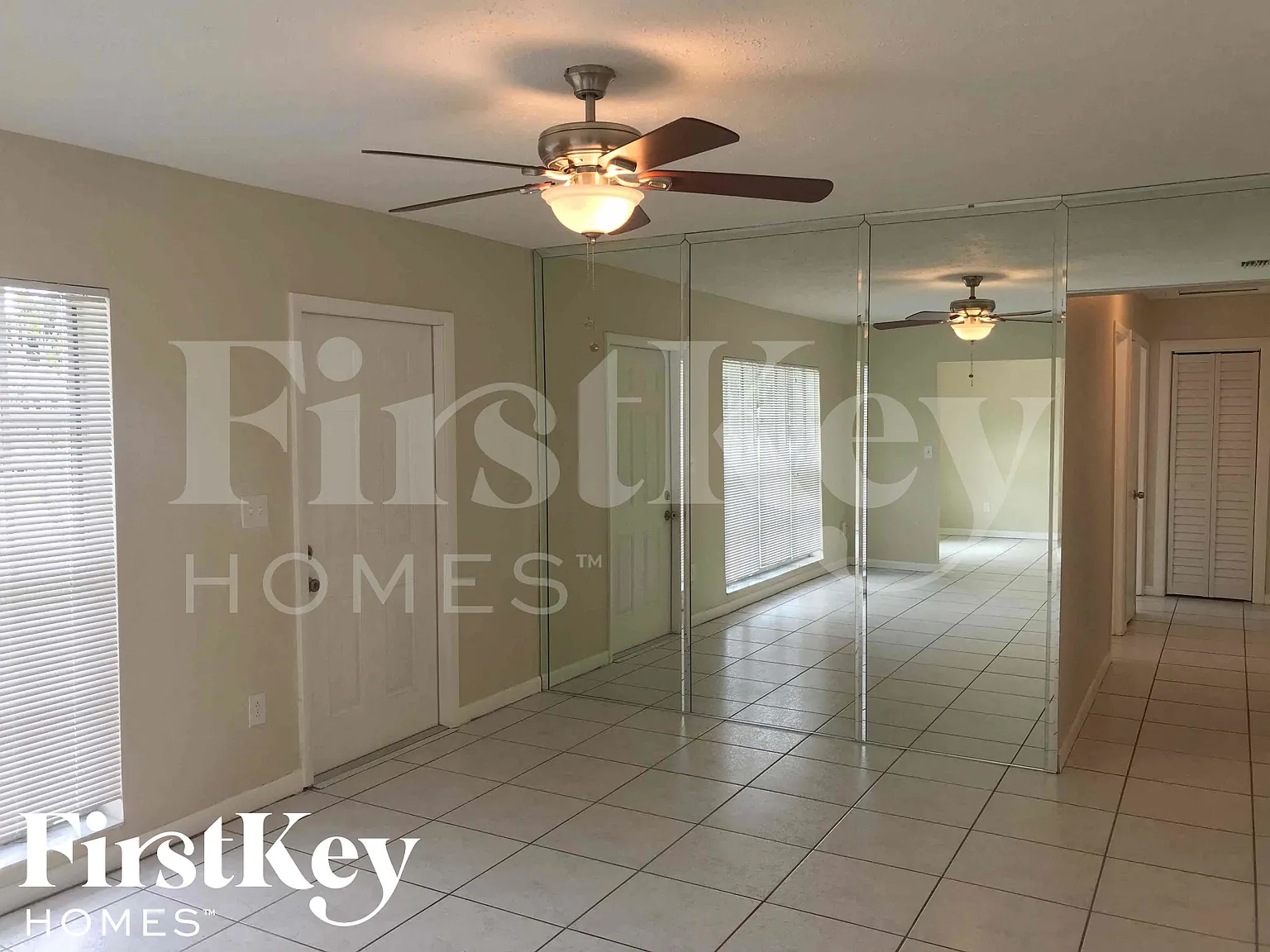 3 bed, 2.0 bath, 1643 sqft, $2,715 — Photo 2