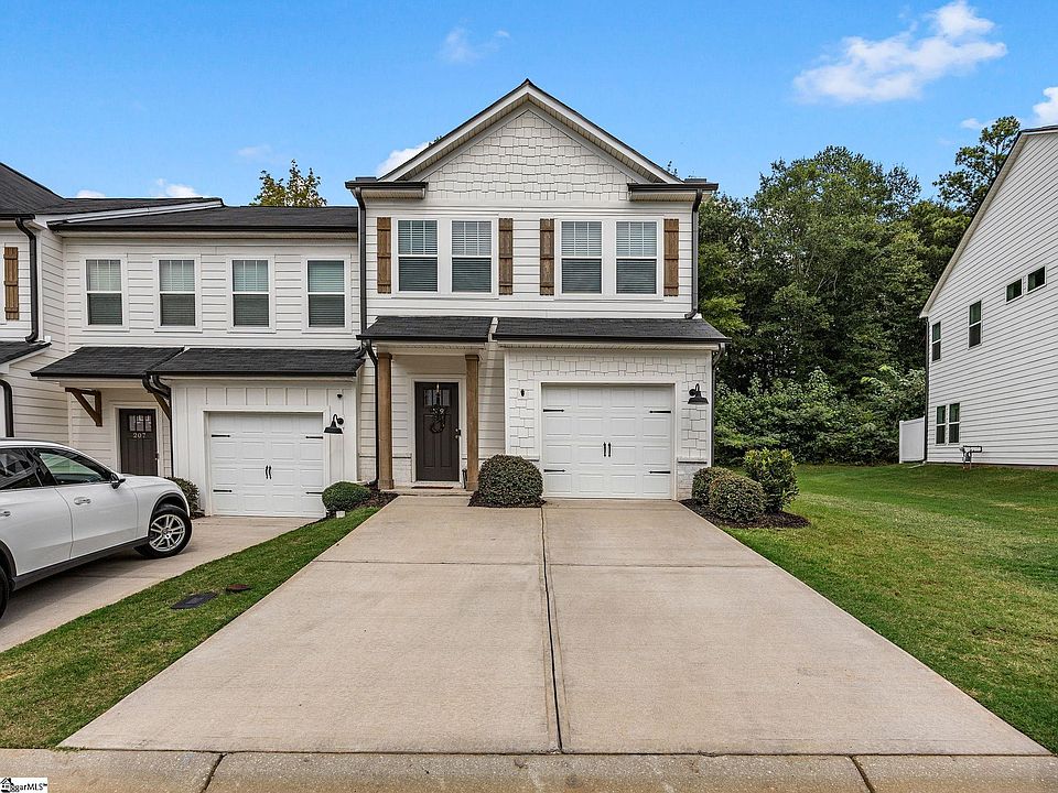 1st image of 209 Broad Banyan Ct