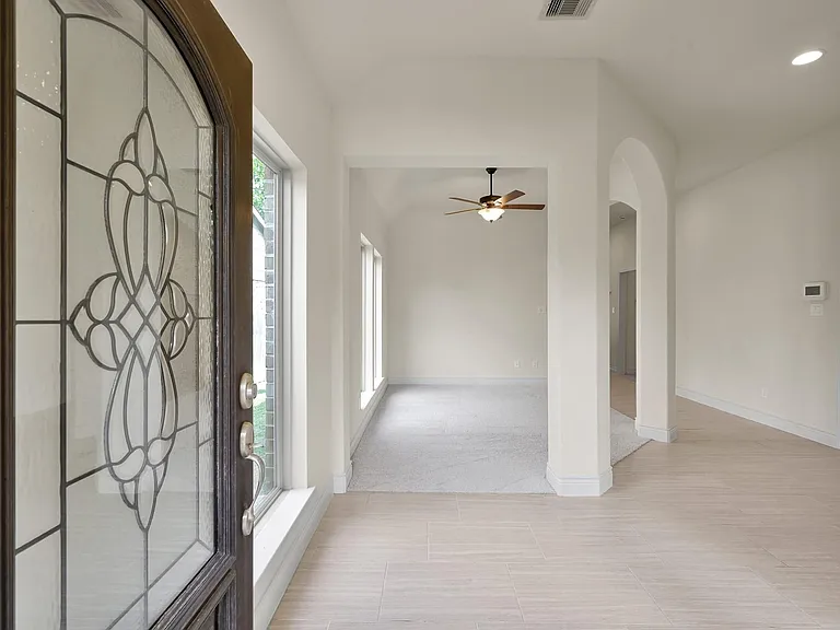 122 Kinnerly Peak Pl — Photo 4
