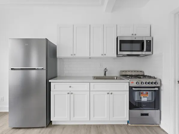 137 Kensington Avenue image 3 of 11