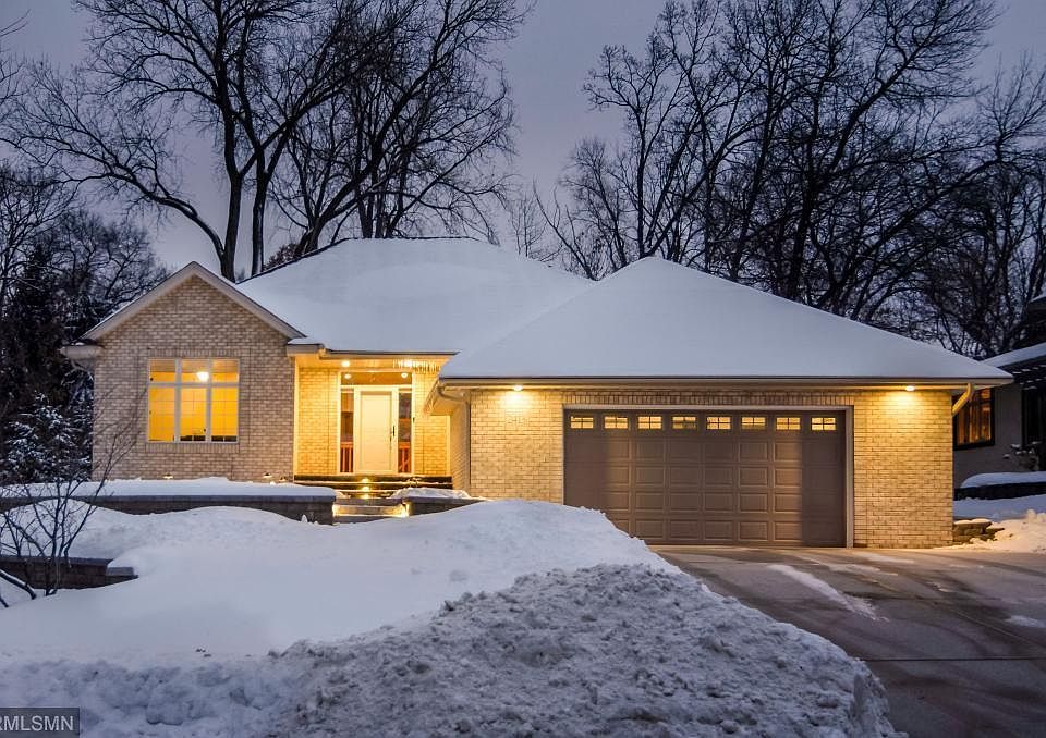 1st image of 2413 Hillwood Dr E